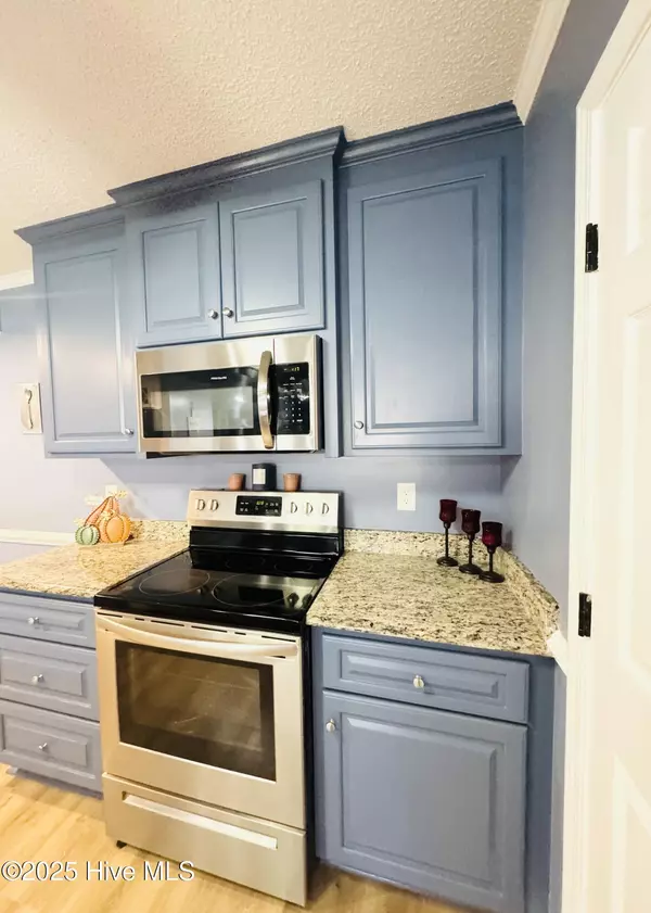 New Bern, NC 28562,170 Quarterdeck