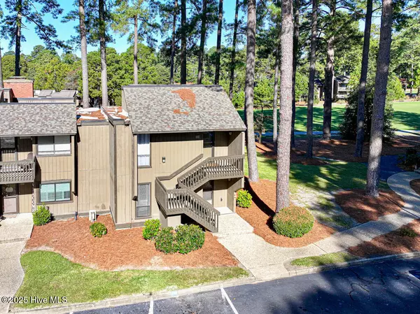 Pinehurst, NC 28374,115 Beulah Hill RD S ## 211