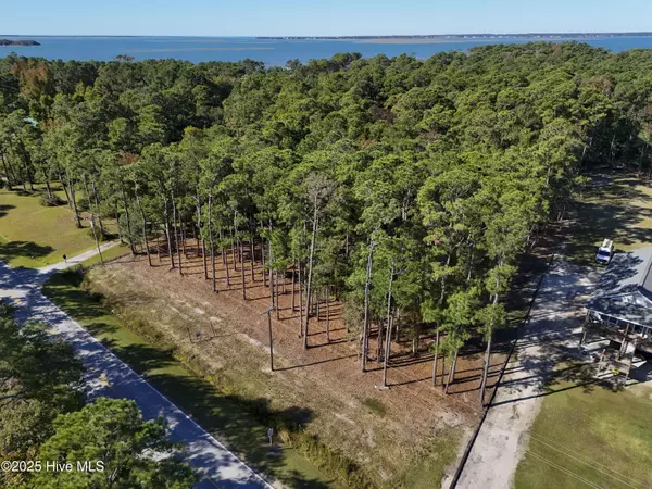 Beaufort, NC 28516,1526 Harkers Island RD