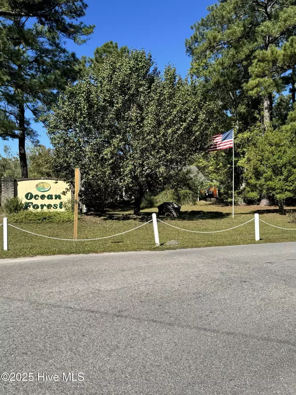 Calabash, NC 28467,211 Beachwood DR NW