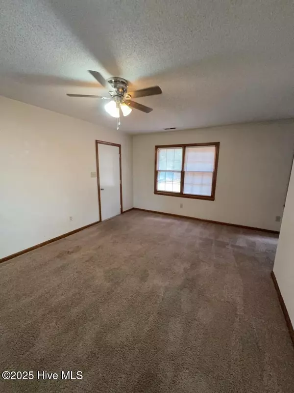 Jacksonville, NC 28546,176 Waters RD