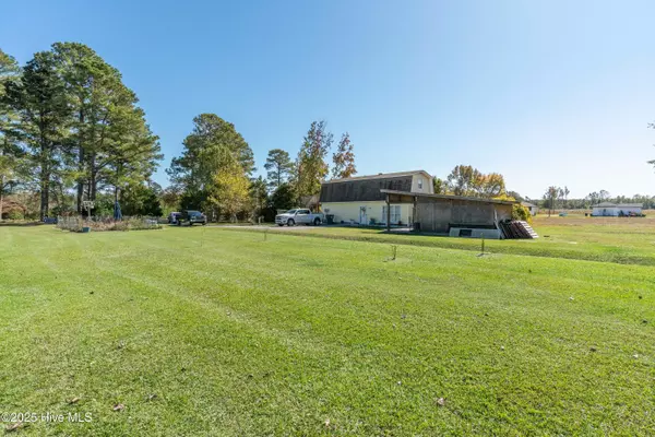 198 Jefferson RD, Lake Waccamaw, NC 28450