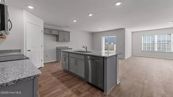 New Bern, NC 28560,4012 Topsail TRL