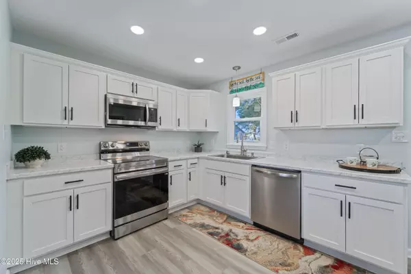 Hubert, NC 28539,238 Peninsula Manor RD