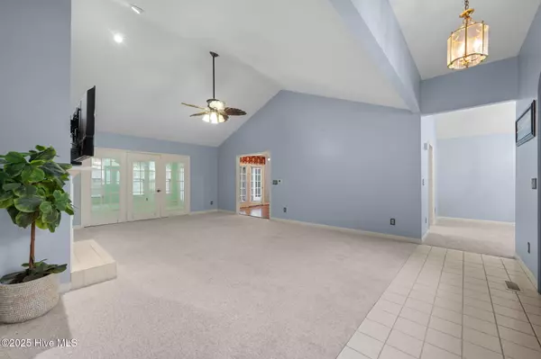 New Bern, NC 28560,6312 Albatross DR