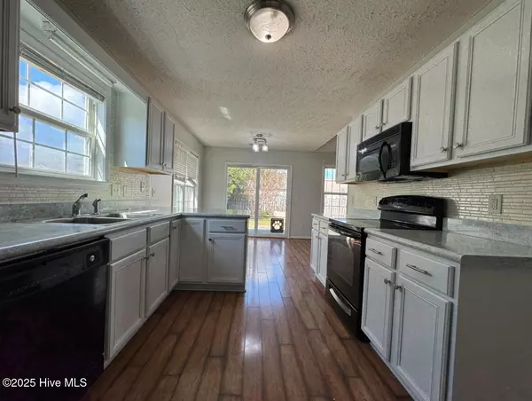 Holly Ridge, NC 28445,247 Red Carnation DR