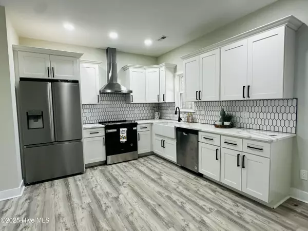 Burlington, NC 27215,1811 Brown AVE