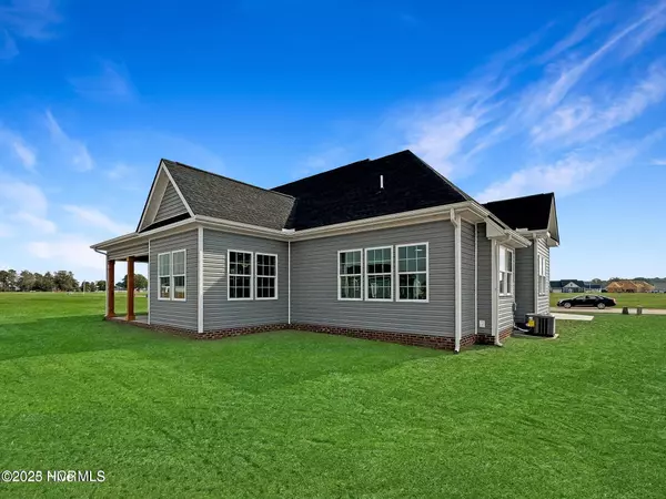 Elizabeth City, NC 27909,110 Yawl ST