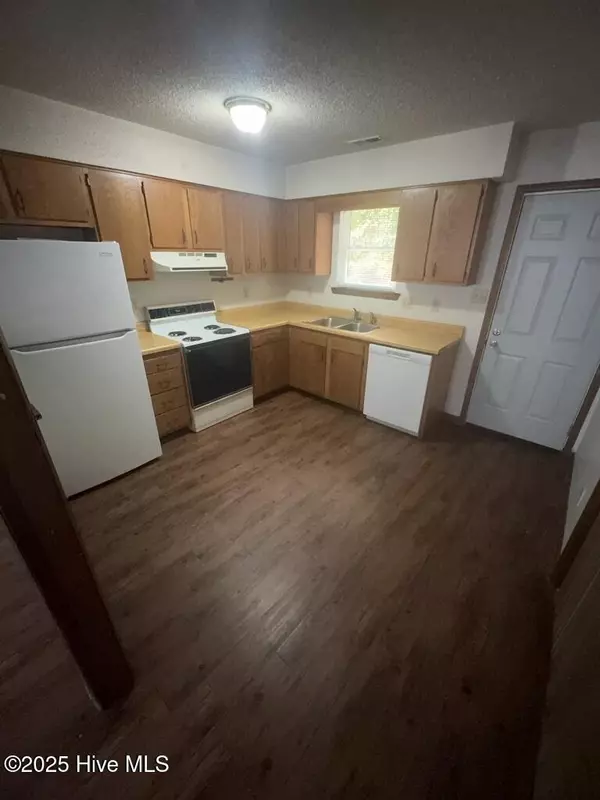 Midway Park, NC 28544,1710 Wine Press CT