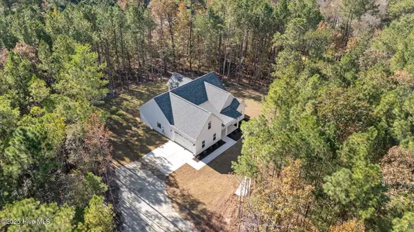 178 Grahams Mill LN, Cameron, NC 28326