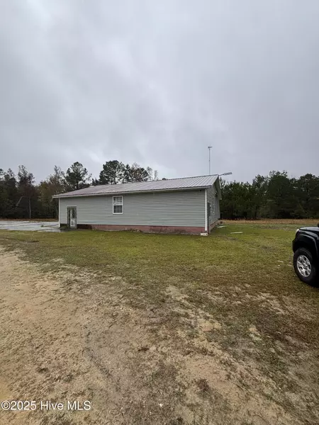 773 Old Wilmington RD, Whiteville, NC 28472