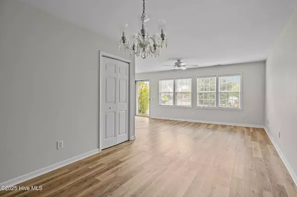 Morehead City, NC 28557,4513 Country Club RD #G101