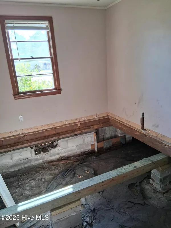 Newport, NC 28570,422 Howard BLVD