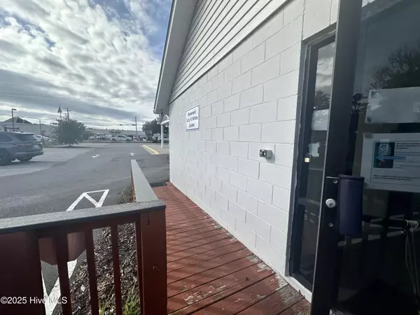 Morehead City, NC 28557,2900 Bridges ST #101