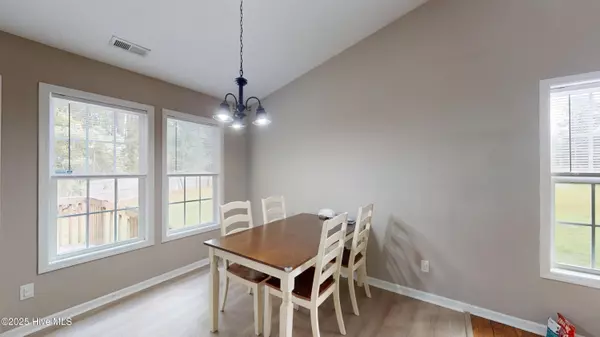 Richlands, NC 28574,202 Wagon CT