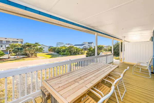 Oak Island, NC 28465,928 E Dolphin DR