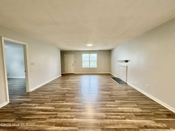 Jacksonville, NC 28546,303 Running RD