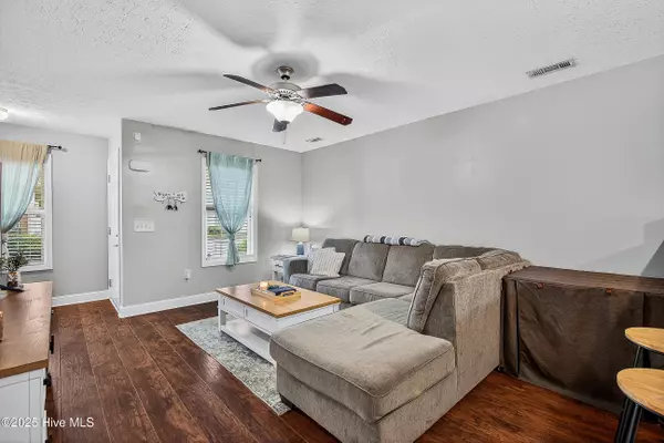 Jacksonville, NC 28546,404 Falls CV