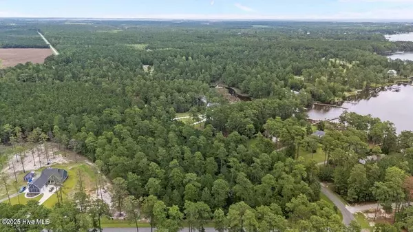 Oriental, NC 28571,0 Shore DR E