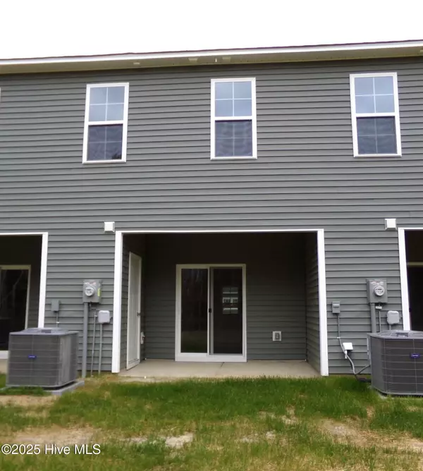 Hubert, NC 28539,201 Loren RD