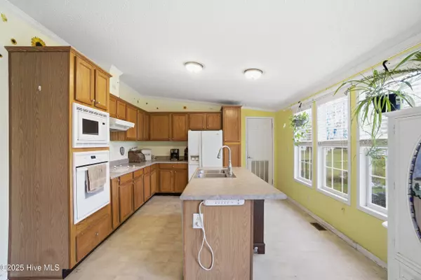 Gates, NC 27937,60 Whitehurst RD