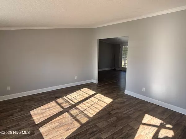 Clinton, NC 28328,367 Hood LN