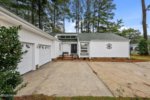 New Bern, NC 28560,1106 Caracara DR