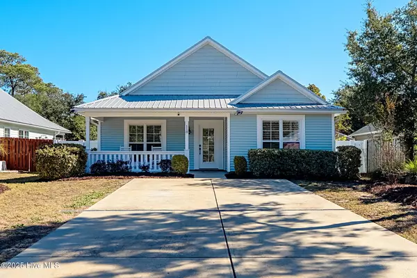 118 NW 11th ST, Oak Island, NC 28465