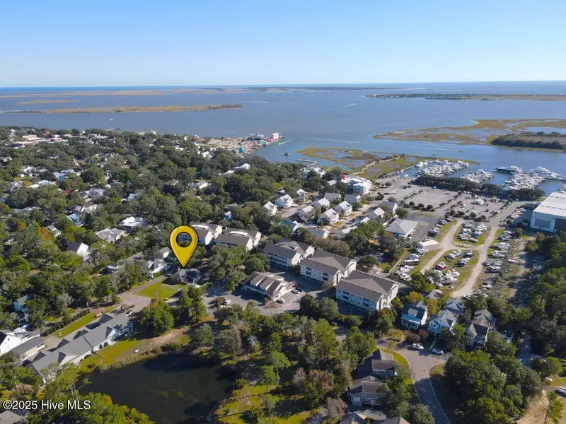 511 W St George ST, Southport, NC 28461