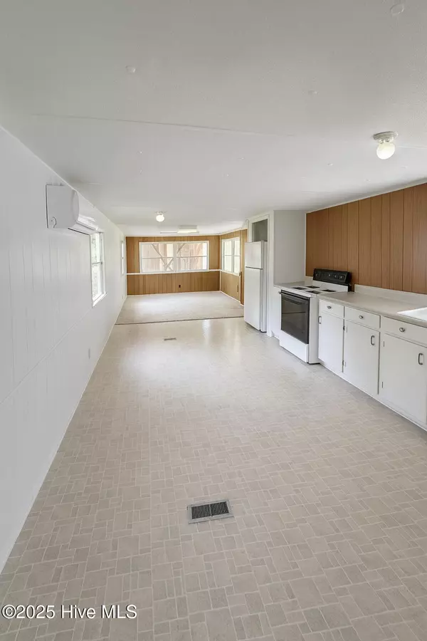 Atkinson, NC 28421,216 S Stringfield ST