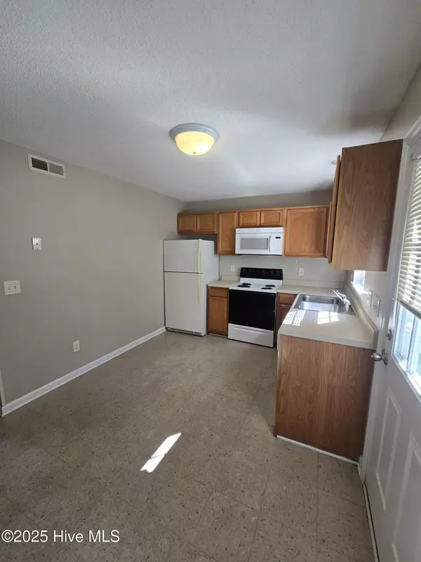 Jacksonville, NC 28546,1300 Hammock LN #2