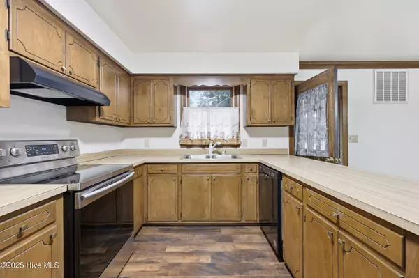 Elizabeth City, NC 27909,602 Laura Lee ST