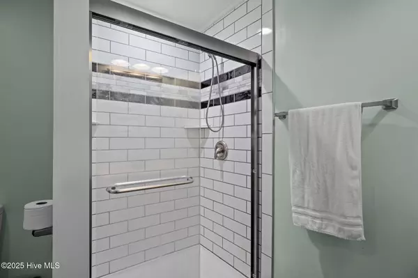 Morehead City, NC 28557,501 Bridges ST #A