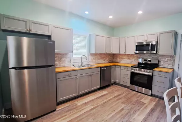 Morehead City, NC 28557,501 Bridges ST #B