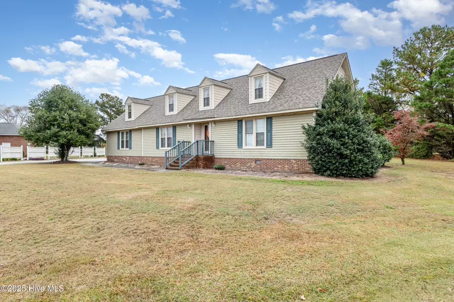 390 Sandy Ridge RD, Dunn, NC 28334
