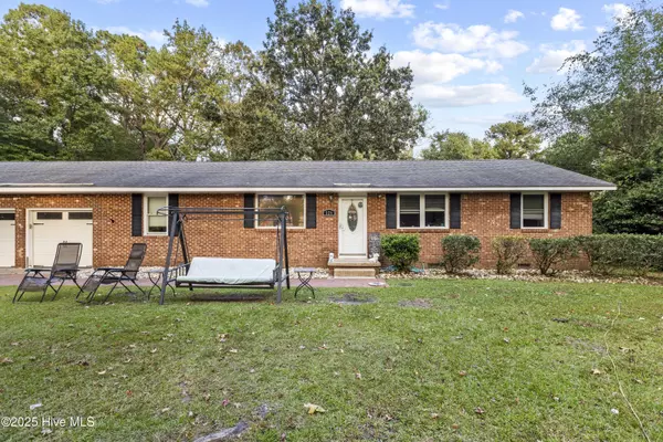 Hubert, NC 28539,126 Parkertown RD