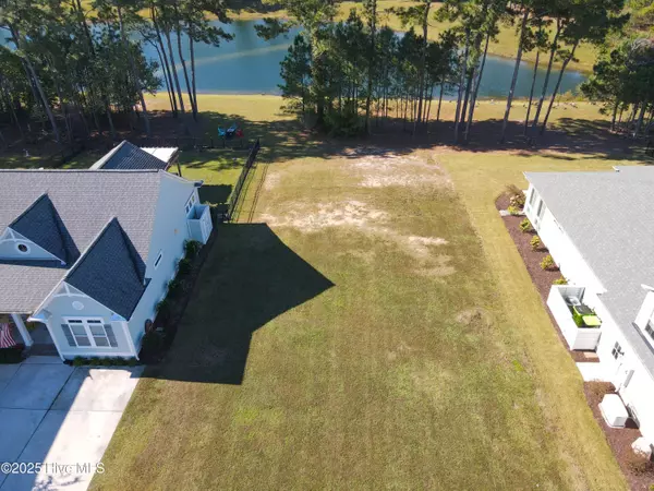 518 Moss Lake LN, Holly Ridge, NC 28445