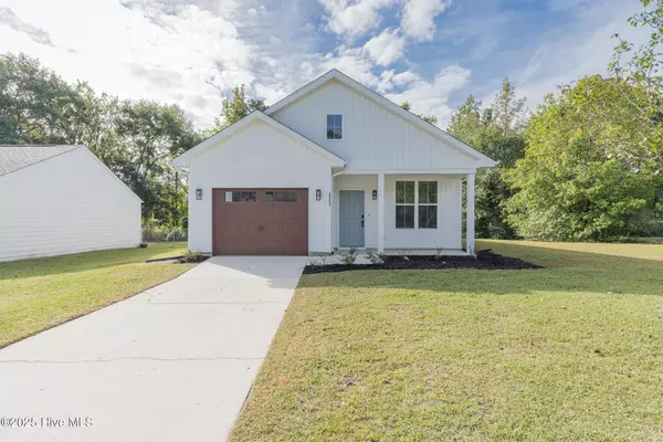 Jacksonville, NC 28546,111 Hampton CT