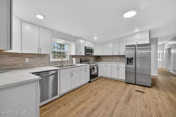 Hampstead, NC 28443,108 Gold Coast DR