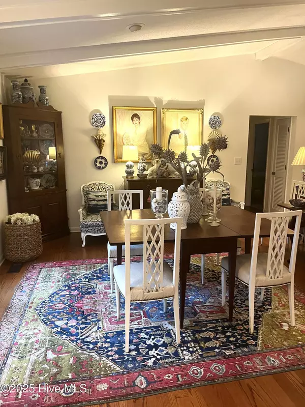 Morehead City, NC 28557,4120 Sound DR W