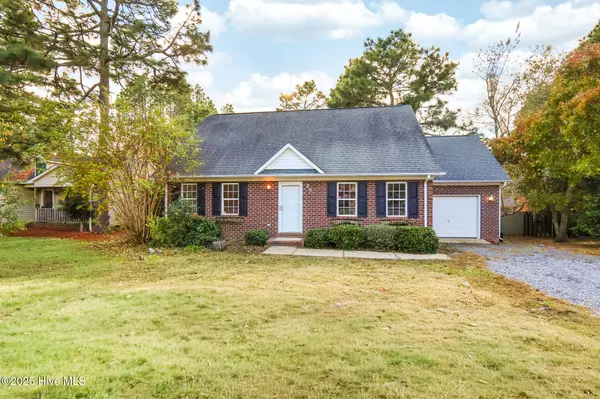 25 Vixen LN, Pinehurst, NC 28374