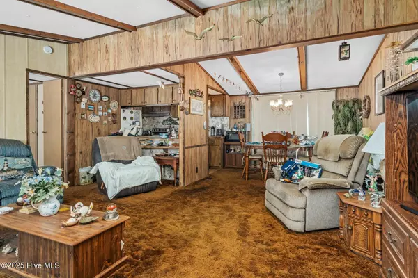 Cedar Point, NC 28584,123 Pinewood ST