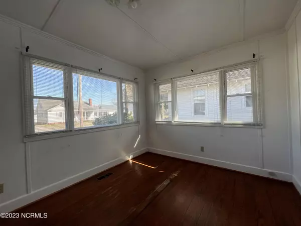 Elizabeth City, NC 27909,1011 Maple ST