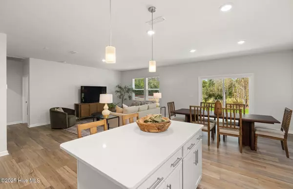 Sanford, NC 27330,737 Richardson DR