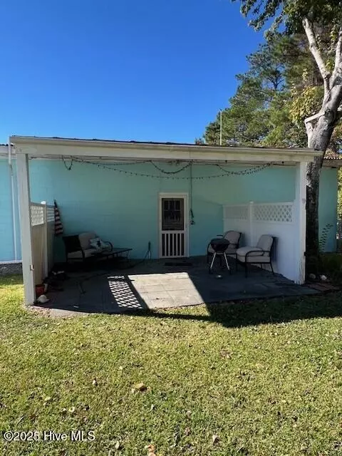 Beaufort, NC 28516,957 Harkers Island RD