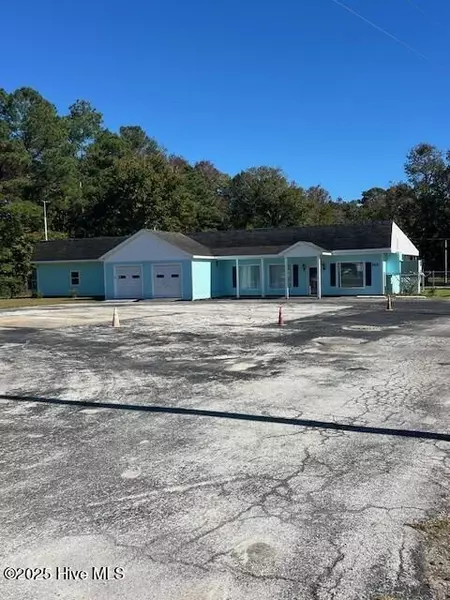 957 Harkers Island RD, Beaufort, NC 28516