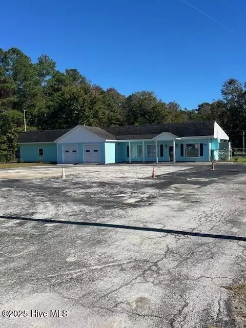 957 Harkers Island RD, Beaufort, NC 28516