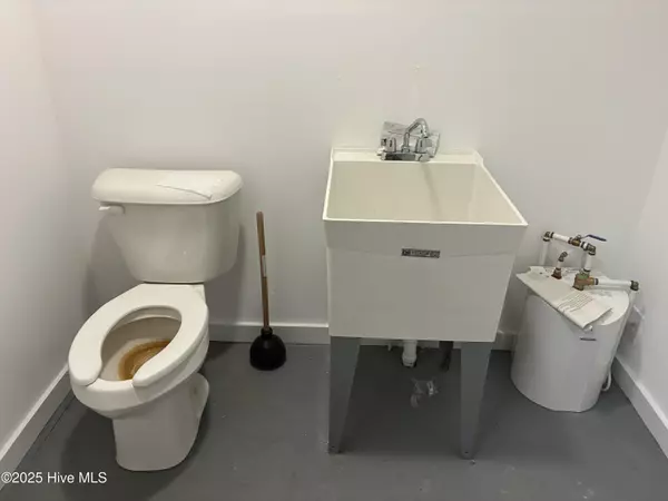 Edenton, NC 27932,124 Marine DR #112