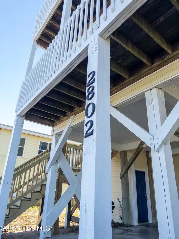 North Topsail Beach, NC 28460,2802 Island DR