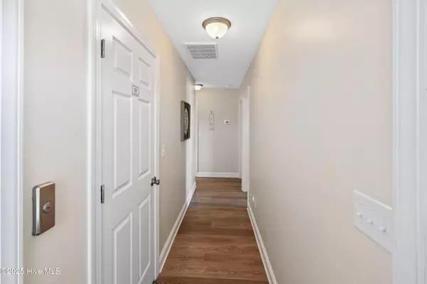 North Topsail Beach, NC 28460,2802 Island DR